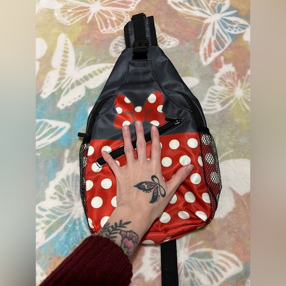 Large Minnie Mouse Sling Bag 🎀NWOT🎀 - Picture 4 of 9